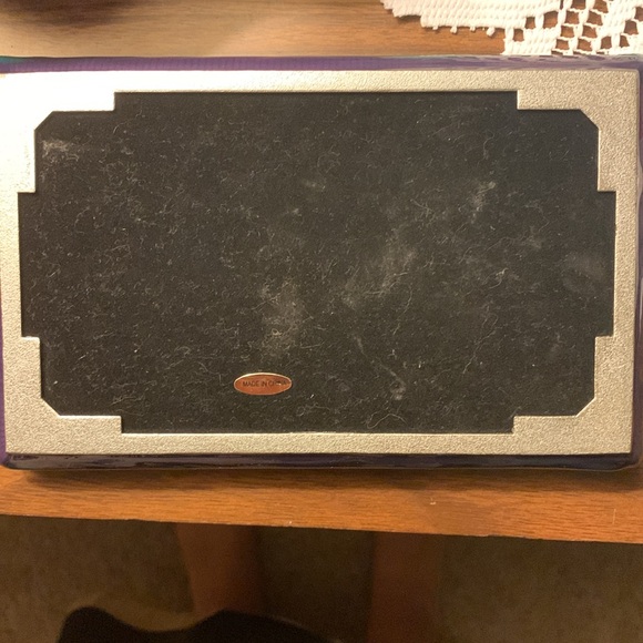 Metal enamel butterfly trinket jewelry box - Picture 4 of 5